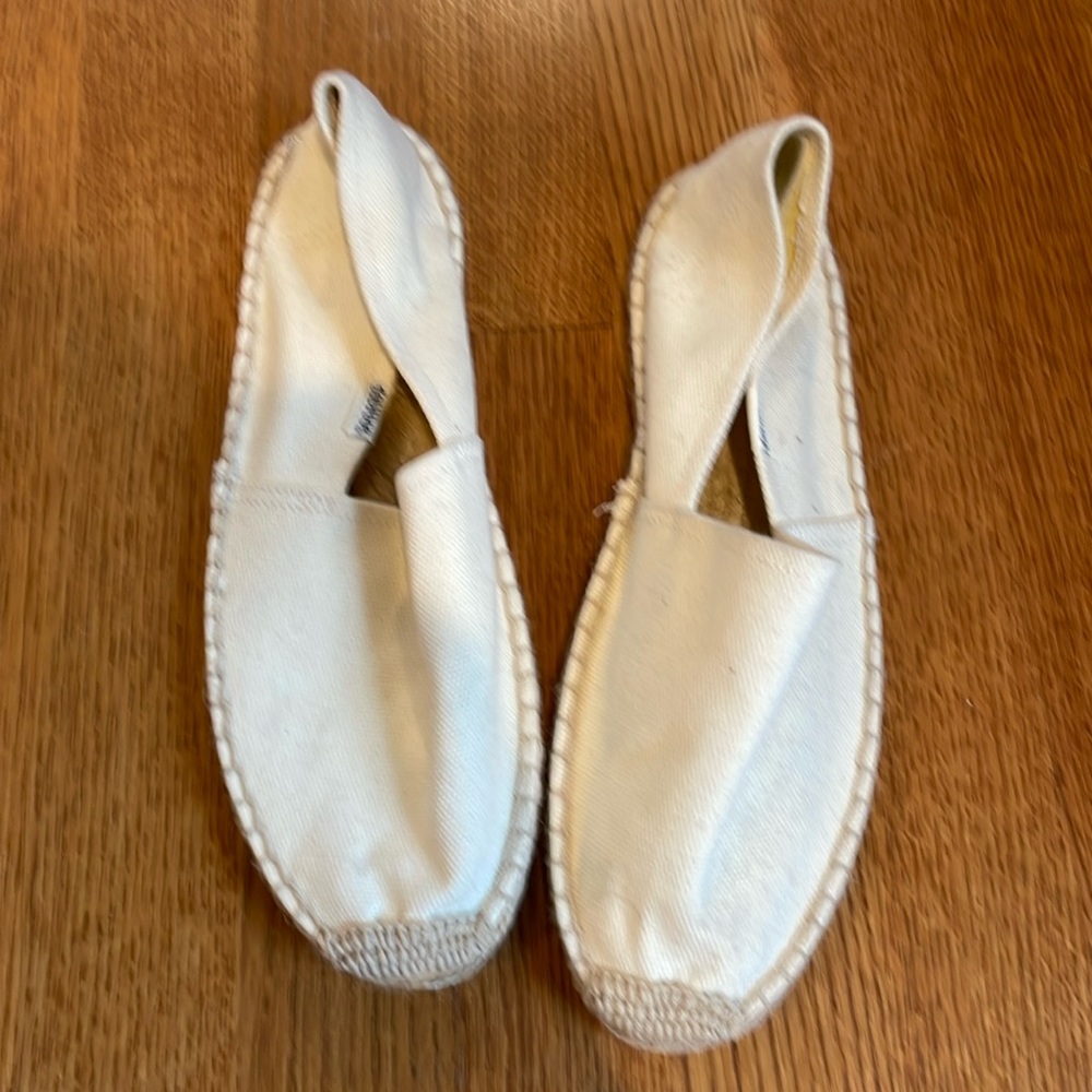Cream canvas Soludos